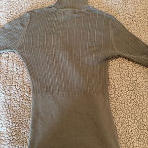 Army green knit turtle neck long sleeved shirt